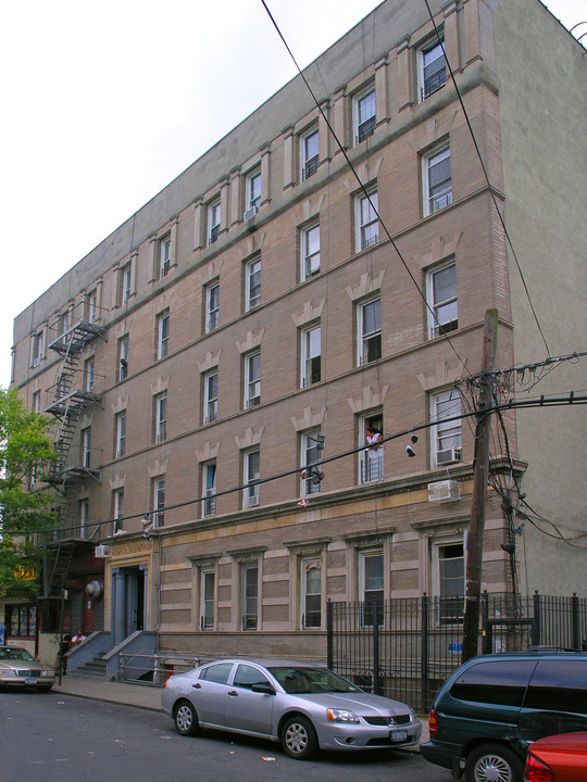 1309 Clinton Ave in Bronx, NY - Foto de edificio