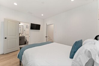 2341 Eagle St in Houston, TX - Building Photo - Building Photo