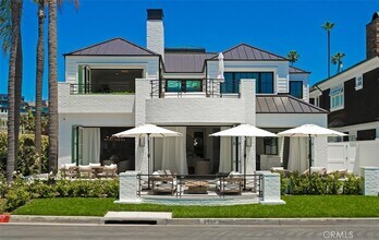 2401 Bayshore Dr, Unit P-04 in Newport Beach, CA - Building Photo - Building Photo
