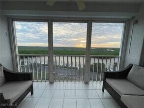 13105 Vanderbilt Dr in Naples, FL - Building Photo - Building Photo