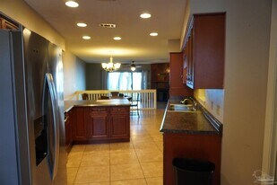 161 Dolphin Cove in Freeport, FL - Building Photo