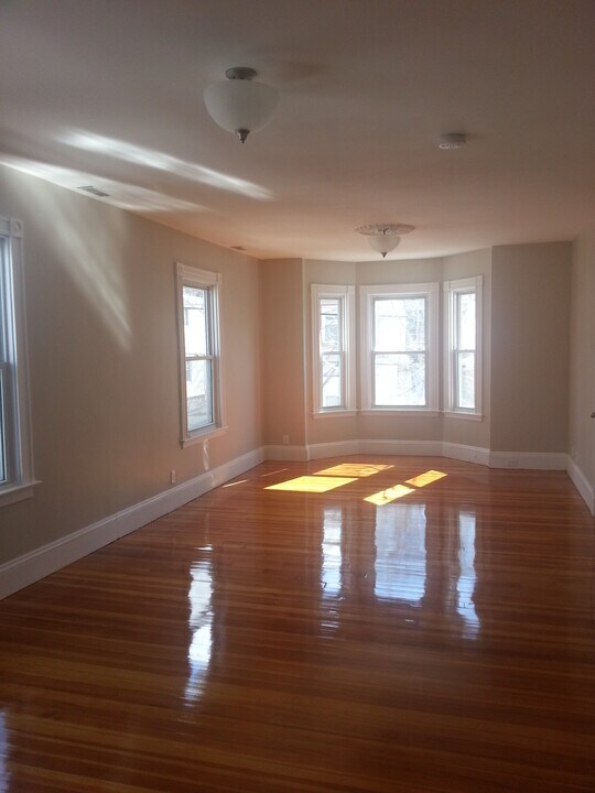 86 Glenwood Rd, Unit Apt2 in Somerville, MA - Foto de edificio