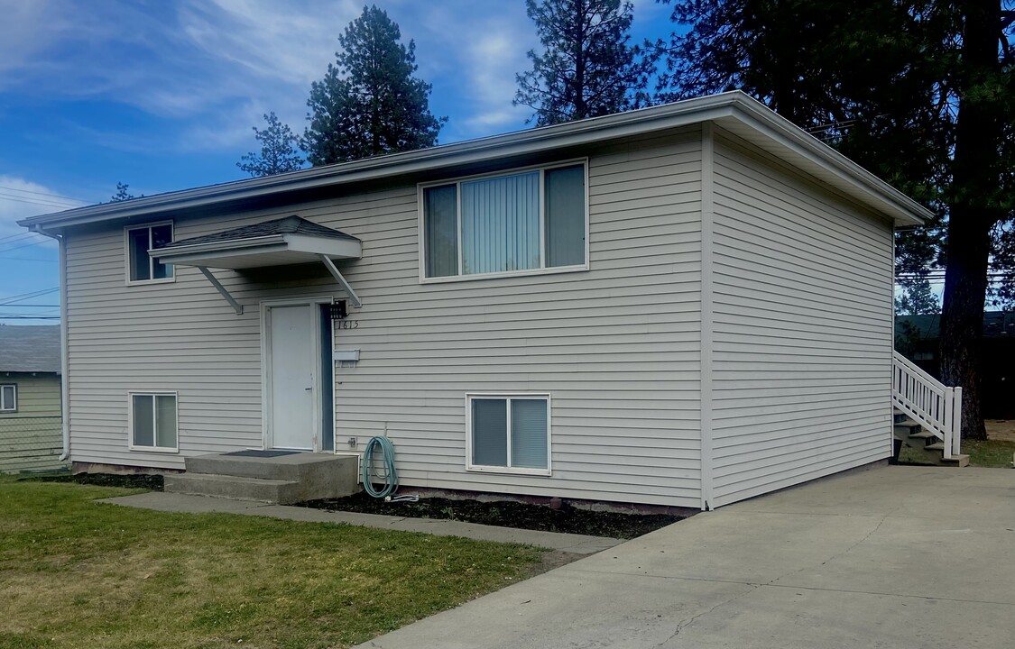1615 3rd St in Cheney, WA - Building Photo