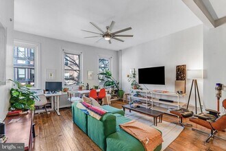 519 S 5th St in Philadelphia, PA - Building Photo - Building Photo