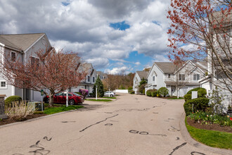 Blackinton Commons Condos in Attleboro Falls, MA - Foto de edificio - Building Photo