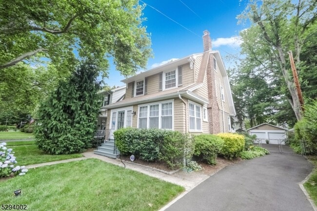 property at 85 Carteret St