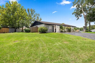 5330 SE 28th Ln in Ocala, FL - Building Photo - Building Photo