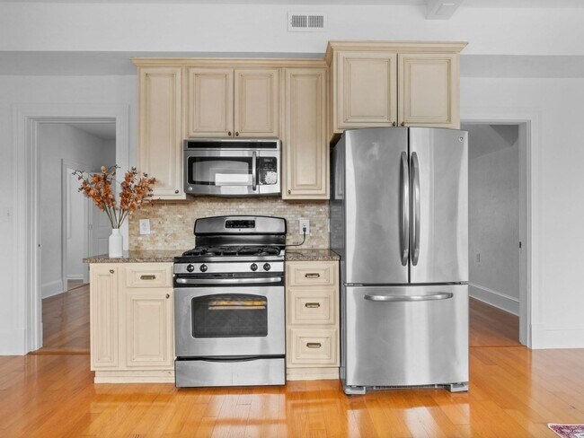 58 Oliver St, Unit 2T