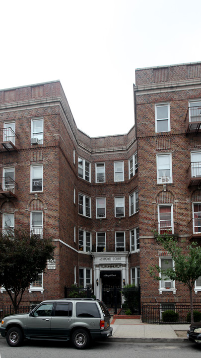 Ackroyd Court in Jamaica, NY - Foto de edificio