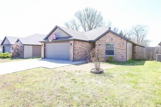 1718 S K St in Rogers, AR - Building Photo - Building Photo