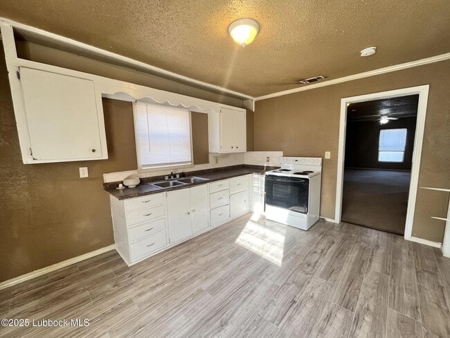 2304 Avenue U in Lubbock, TX - Building Photo - Building Photo