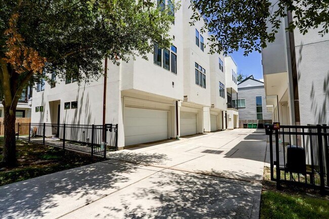 2106 Colorado St in Houston, TX - Building Photo - Building Photo