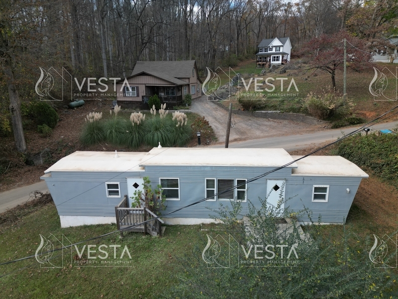 106 Patton Hill Rd in Swannanoa, NC - Building Photo