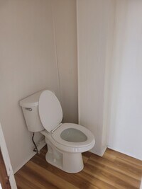 511 Queensgate Rd photo'