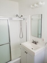 14811 Vanowen St in Los Angeles, CA - Building Photo - Building Photo
