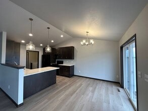 2911 Sabal Oak Dr in Hobart, WI - Building Photo - Building Photo