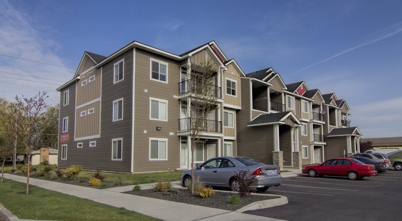 Quadrangle 2 Apartments in Spokane, WA - Building Photo