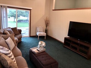 422 Old State Rd S, Unit 422 in Norwalk, OH - Foto de edificio - Building Photo