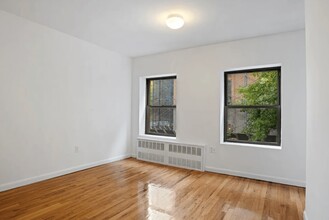 10 Fort Greene Place in Brooklyn, NY - Building Photo - Interior Photo