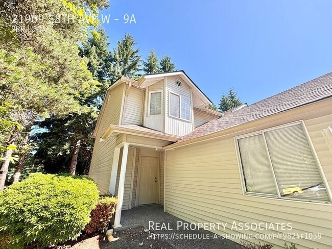 21909 58th Ave W in Mountlake Terrace, WA - Building Photo - Building Photo