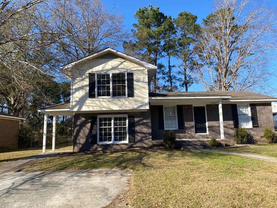 110 Braly Dr in Summerville, SC - Building Photo