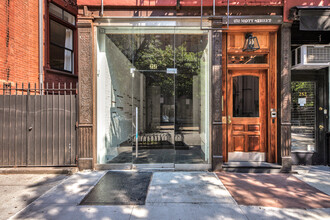 252 Mott St in New York, NY - Building Photo - Building Photo