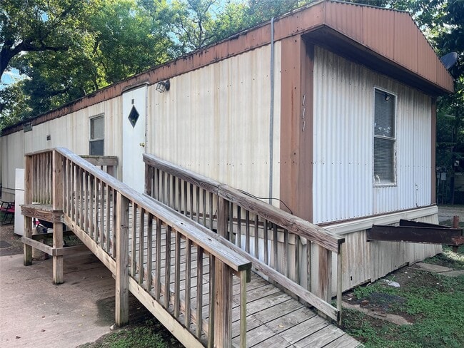 property at 111 W Mulberry Ave