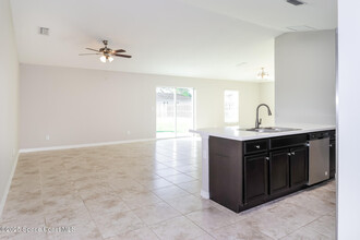 2110 Wagonwheel Ave SE in Palm Bay, FL - Building Photo - Building Photo