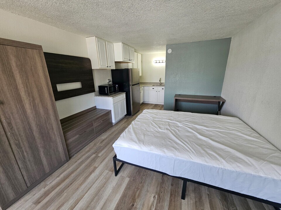 7900 S Orange Blossom Trl, Unit #2037 in Orlando, FL - Building Photo