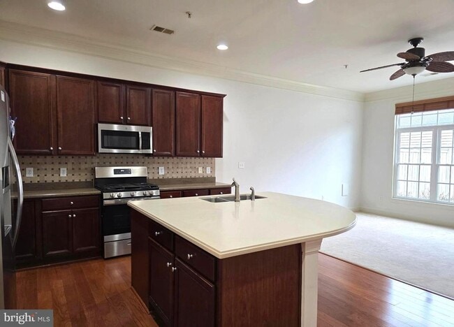 12928 Clarks Crossing Dr in Clarksburg, MD - Building Photo - Building Photo