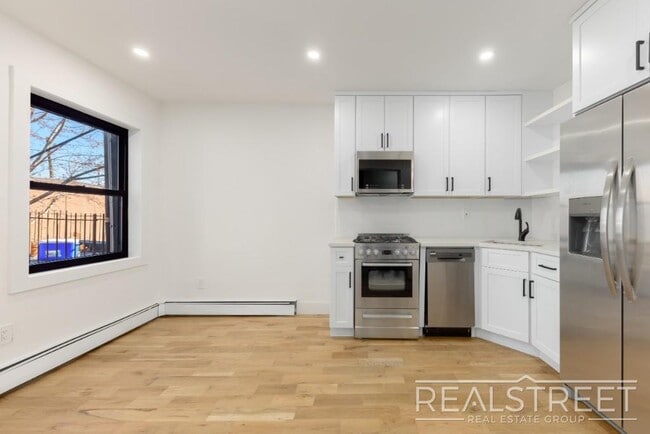 Stunning New 2 BR in Clinton Hill