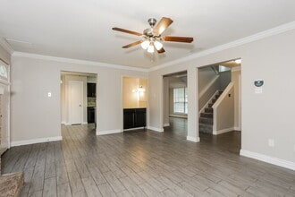 216 Mesa Wood Dr in Glenn Heights, TX - Foto de edificio - Building Photo