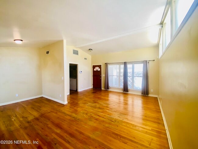 8469 San Clemente Dr in Jacksonville, FL - Building Photo - Building Photo