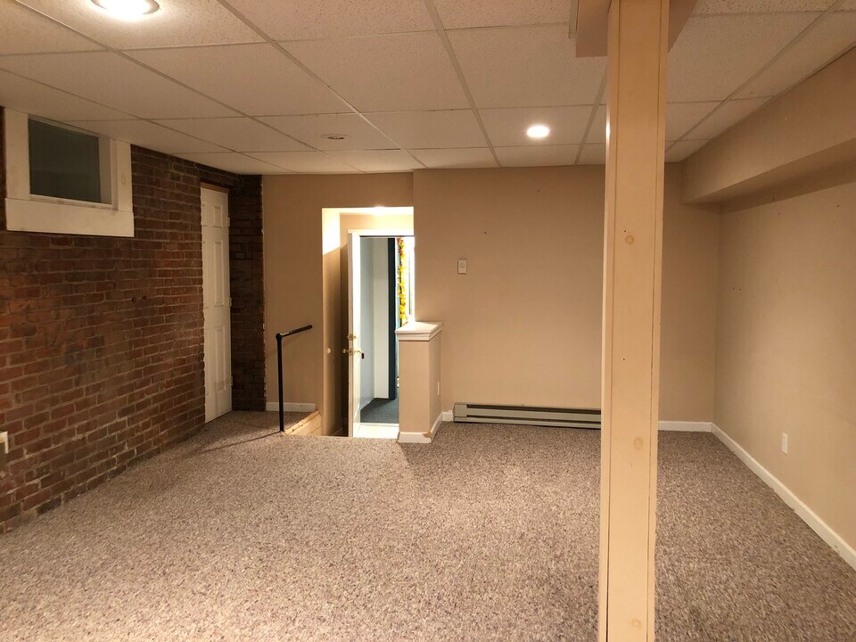 62 Main St in New York Mills, NY - Building Photo