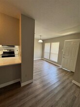 9100 Mountain Ridge Dr in Austin, TX - Building Photo - Building Photo
