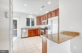 22442 Snow Powder Terrace in Ashburn, VA - Building Photo - Building Photo
