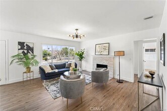 11445 Saticoy St in Los Angeles, CA - Building Photo - Building Photo