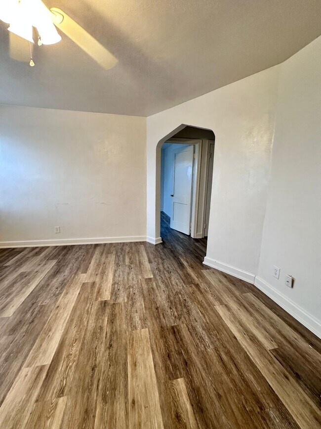 1352 Little Bay Ave in Norfolk, VA - Building Photo - Building Photo