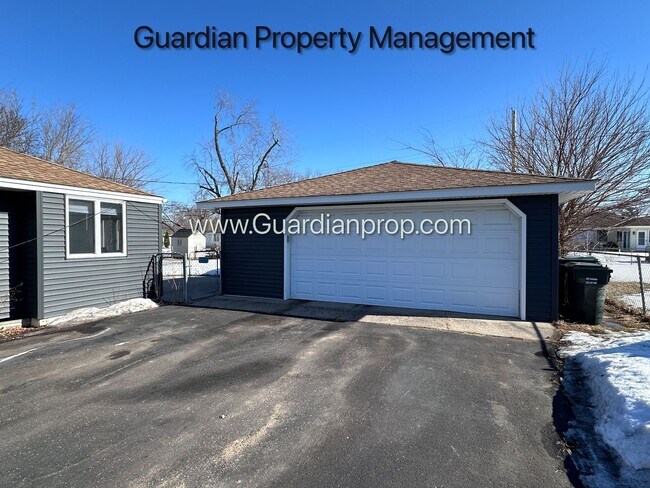 9107 13th Ave S in Bloomington, MN - Building Photo - Building Photo