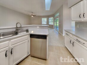 250 Parkview Dr in Palm Coast, FL - Building Photo - Building Photo