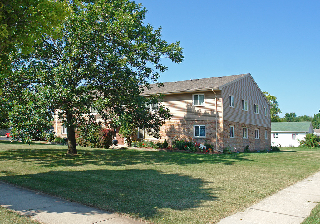 2900 87th St in Sturtevant, WI - Foto de edificio