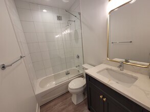 3519 N Reta Ave, Unit 1F in Chicago, IL - Building Photo - Building Photo