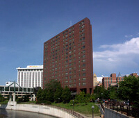 Fontaine Towers in Rochester, MN - Foto de edificio - Building Photo