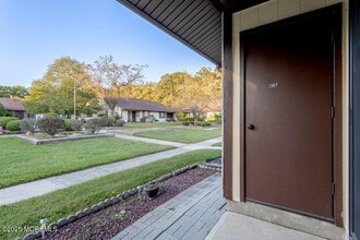 47 Wild Turkey Way in Englishtown, NJ - Building Photo - Building Photo
