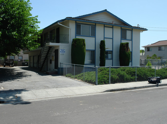 1369 Calabazas Ct in Santa Clara, CA - Foto de edificio - Building Photo