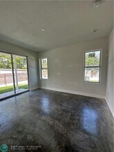 1305 N 58th Ave in Hollywood, FL - Building Photo - Building Photo