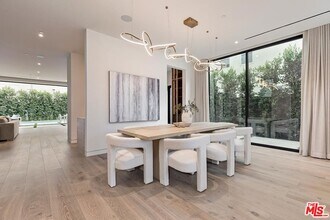 352 Crescent Dr in Beverly Hills, CA - Building Photo - Building Photo