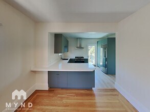 5679 Keith Ave in Oakland, CA - Foto de edificio - Building Photo