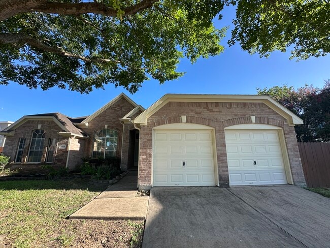 18818 Harbor Key Cir in Houston, TX - Foto de edificio - Building Photo