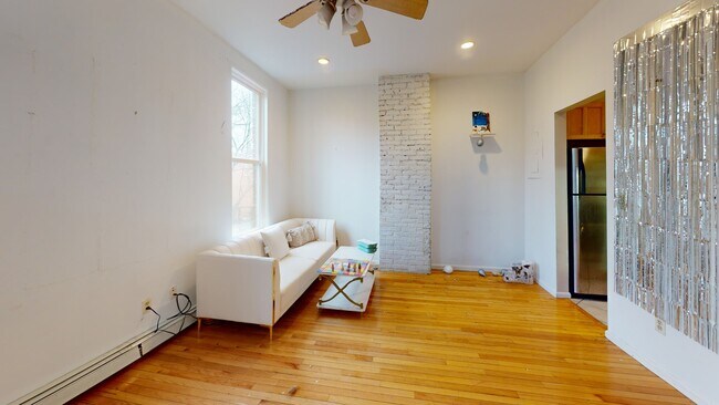 33 Delle Ave, Unit 1 in Boston, MA - Building Photo - Building Photo